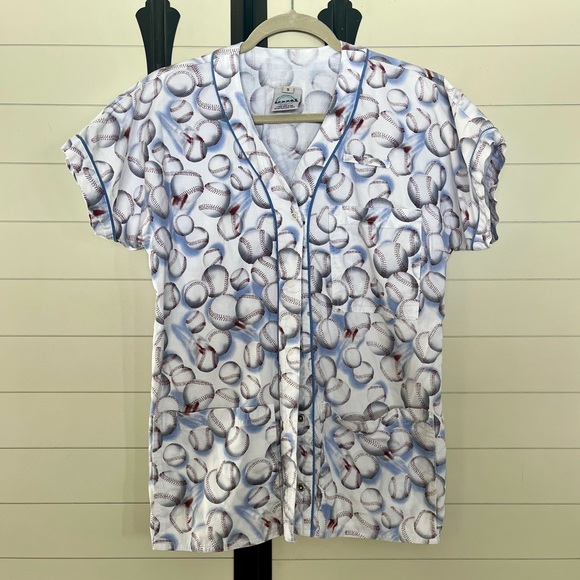 Smart Scrubs Tops - Women’s Baseball Themed Scrub Top Size Small Smart Scrubs Medical Healthcare